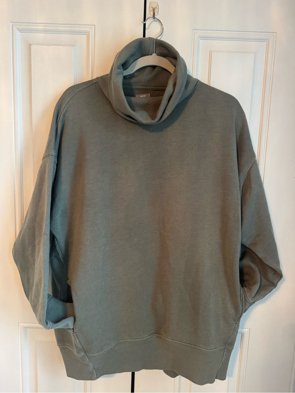 AERIE Women’s Olive Green Turtleneck Sweatshirt